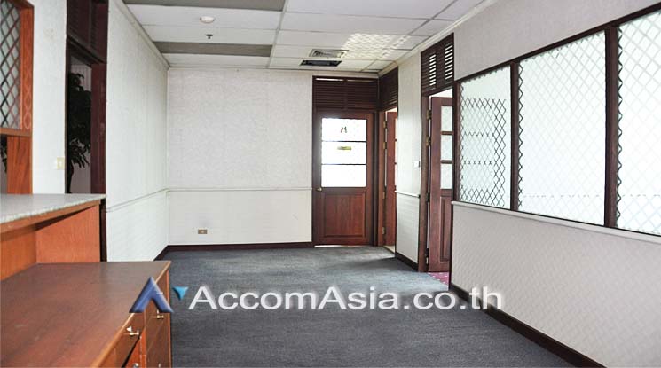 6  Office Space For Sale in Ratchadaphisek ,Bangkok ARL Ramkhamhaeng at Charn Issara Tower 2 AA14915